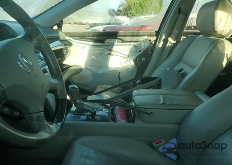 2010 Acura Rl from USA, damaged, VIN JH4KB2F61AC001330